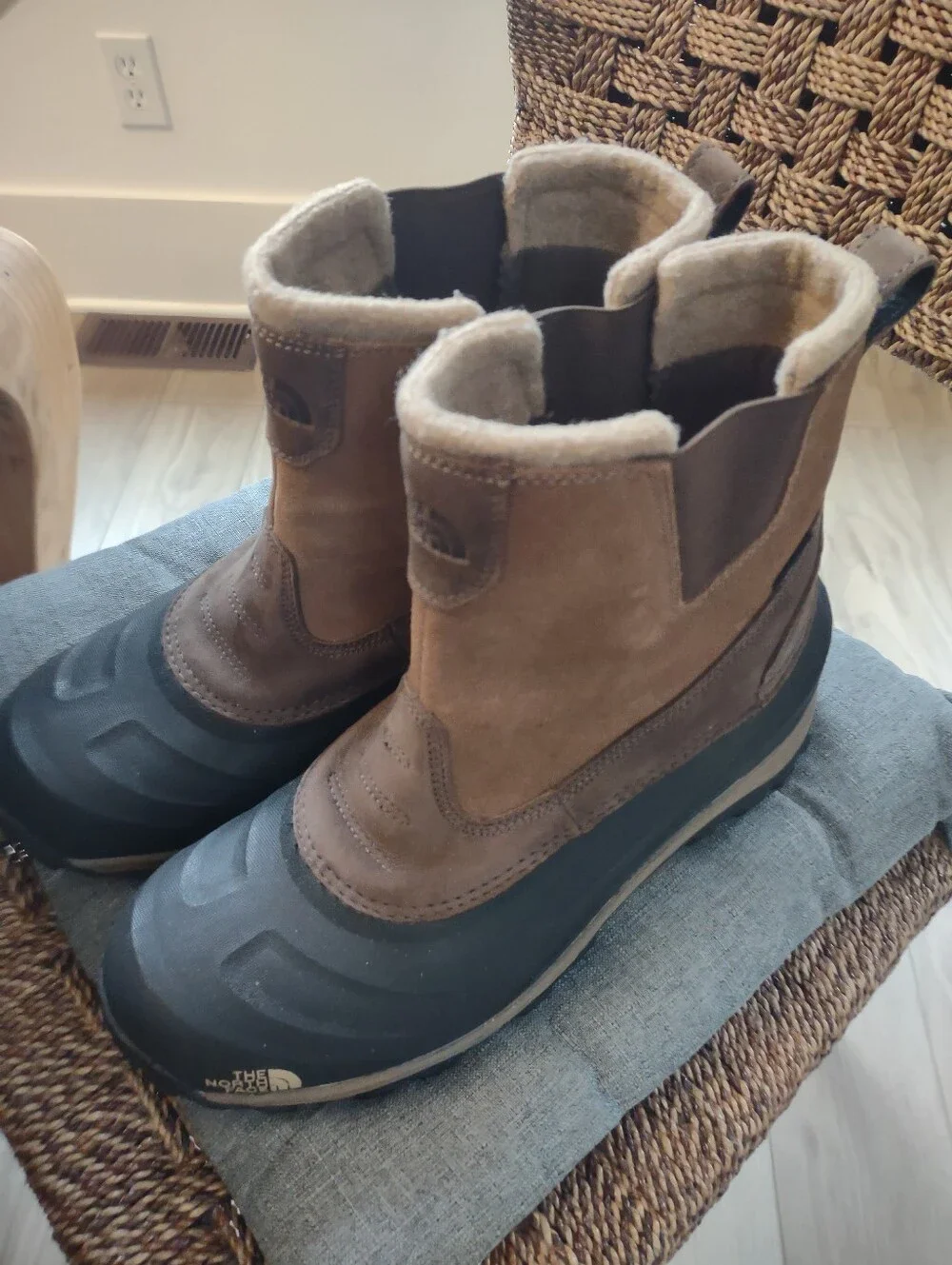 North Face Chilkat II Waterproof Insulated Winter Boots Mens Size 12